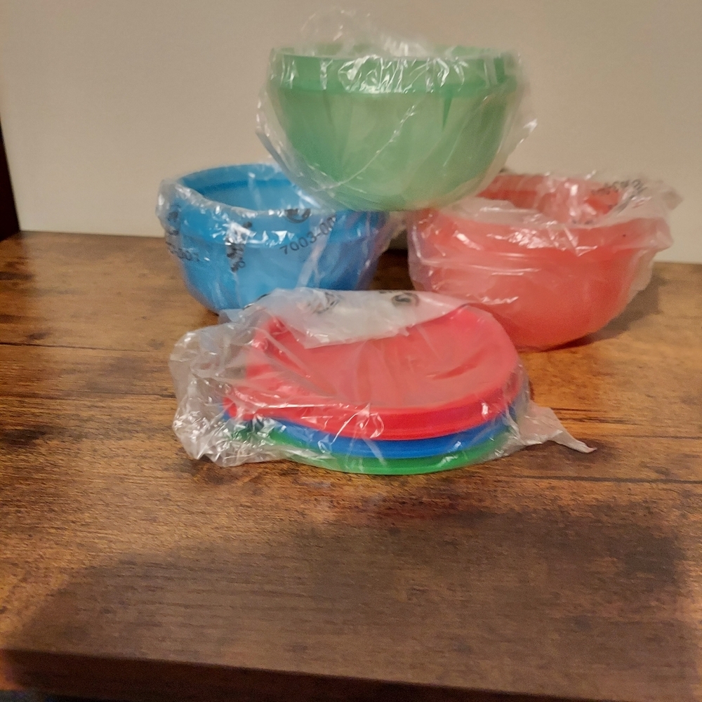 New Tupperware Bundle - Picture 3 of 6